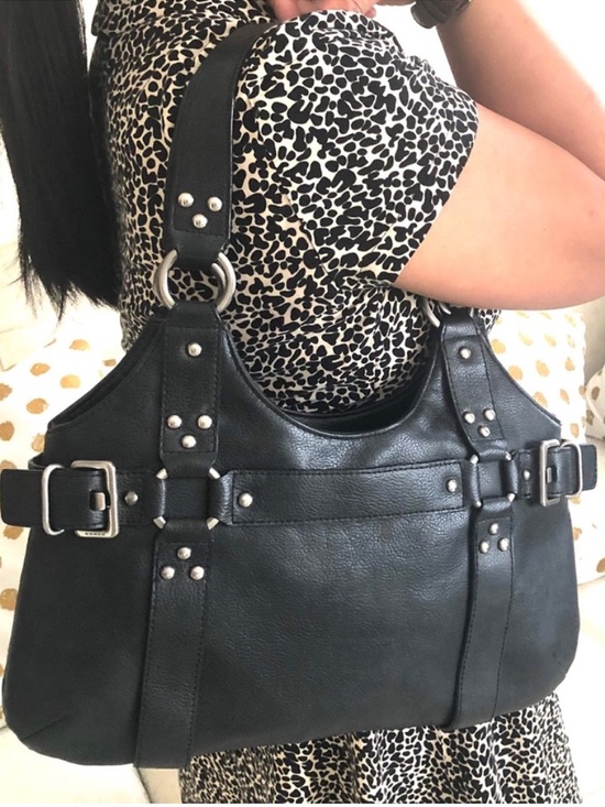 Guess Handbags - GUESS Black Faux Leather
Shoulder Bag